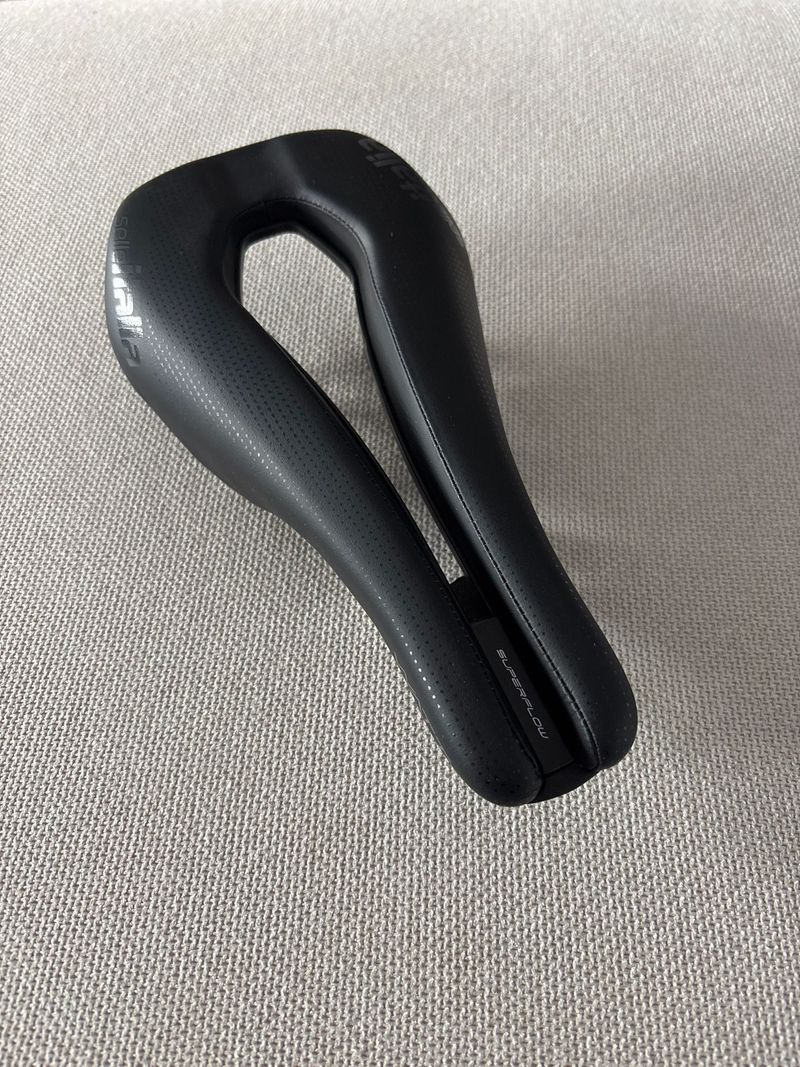 Selle Italia Watt Superflow Saddle Saddles & Seatposts usato