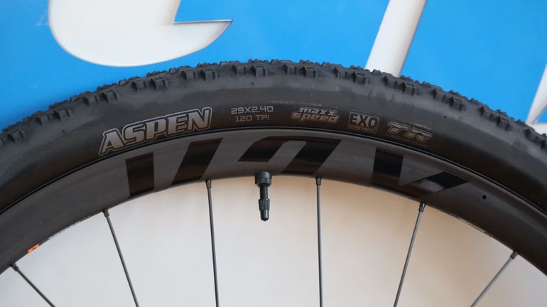 Giant XCR Wheels 2026 bike d'occasion — image 8 sur 9