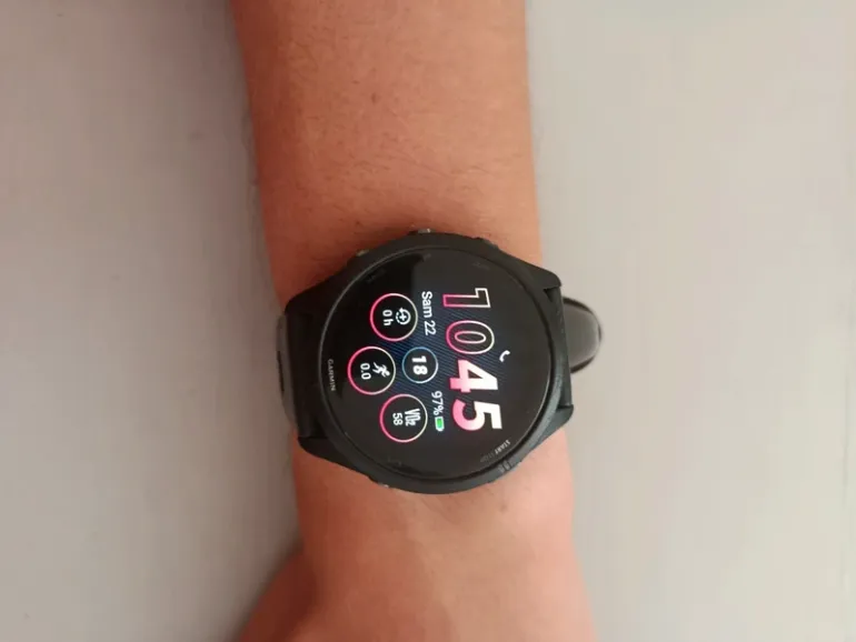 Used Garmin Forerunner 265 bike — image 2 of 8