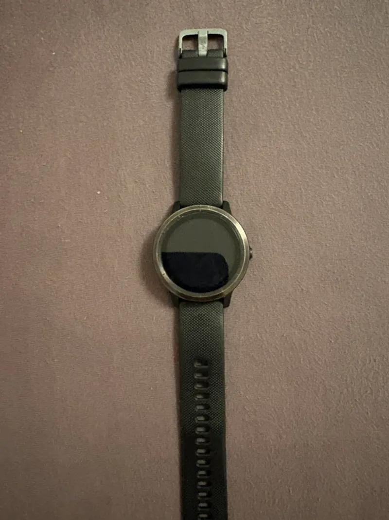 Used Garmin vivoactive 3 Electronics