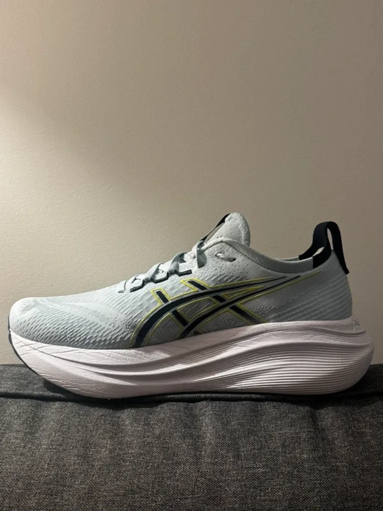 Used Asics Gel Nimbus 27 bike — image 4 of 6