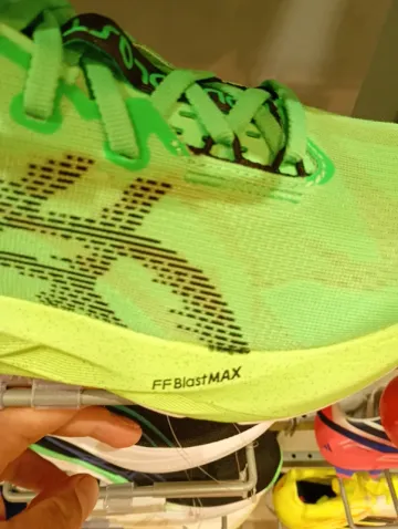 Used Asics FF Blast Max bike — image 7 of 7