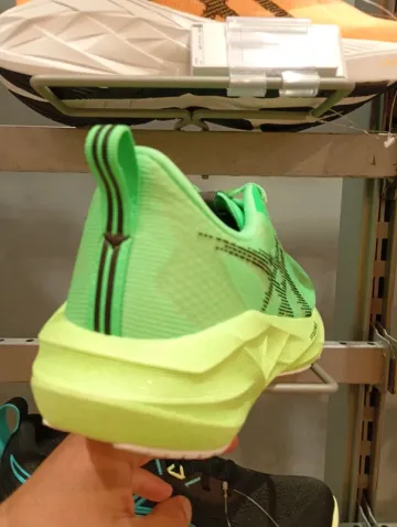 Used Asics FF Blast Max bike — image 3 of 7