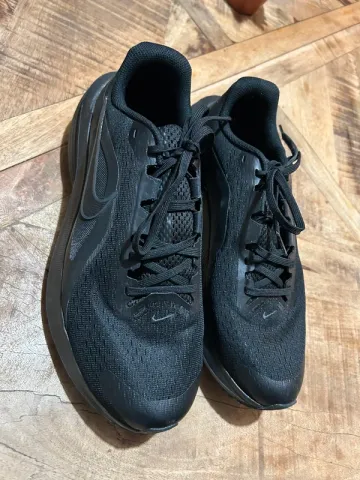 Used Nike Sport Shoes bike — image 6 of 8