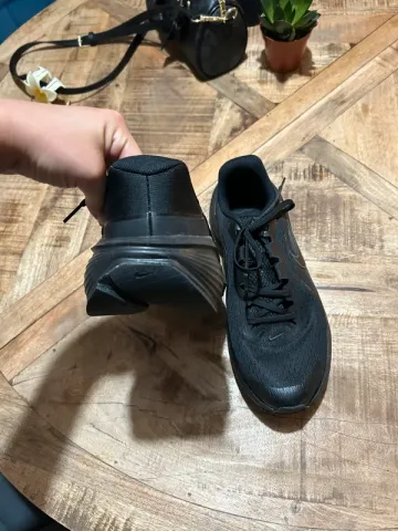 Used Nike Sport Shoes bike — image 7 of 8