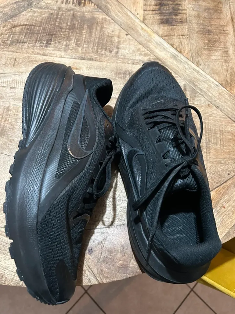 Used Nike Sport Shoes bike — image 3 of 8