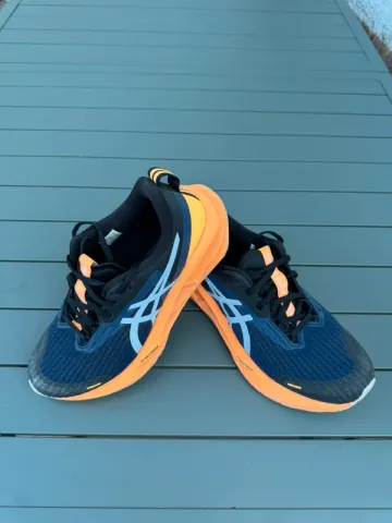 Used Asics Novablast 5 Lite-Show 2026 bike — image 2 of 8