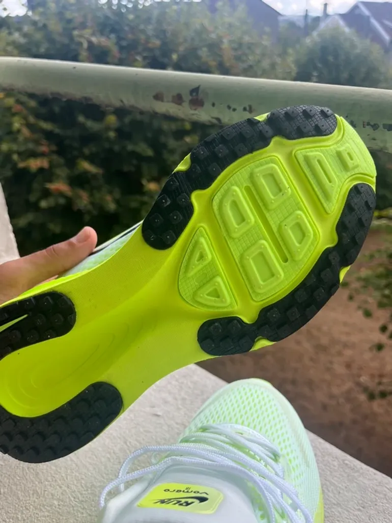 Used Nike Vomero 18 bike — image 2 of 4
