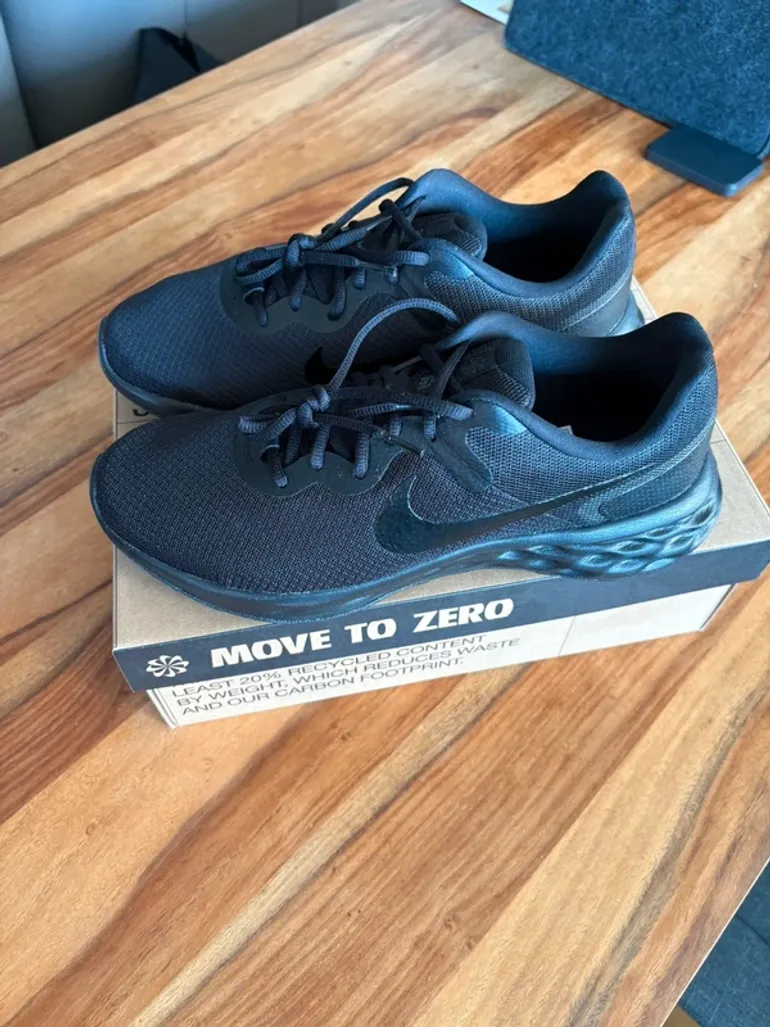 Tweedehands 100% Nike Sneaker bike — afbeelding 2 van 2