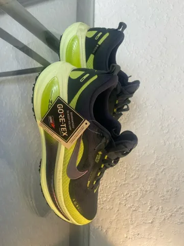Brugt Nike Vomero 18 GTX bike — billede 1 af 8