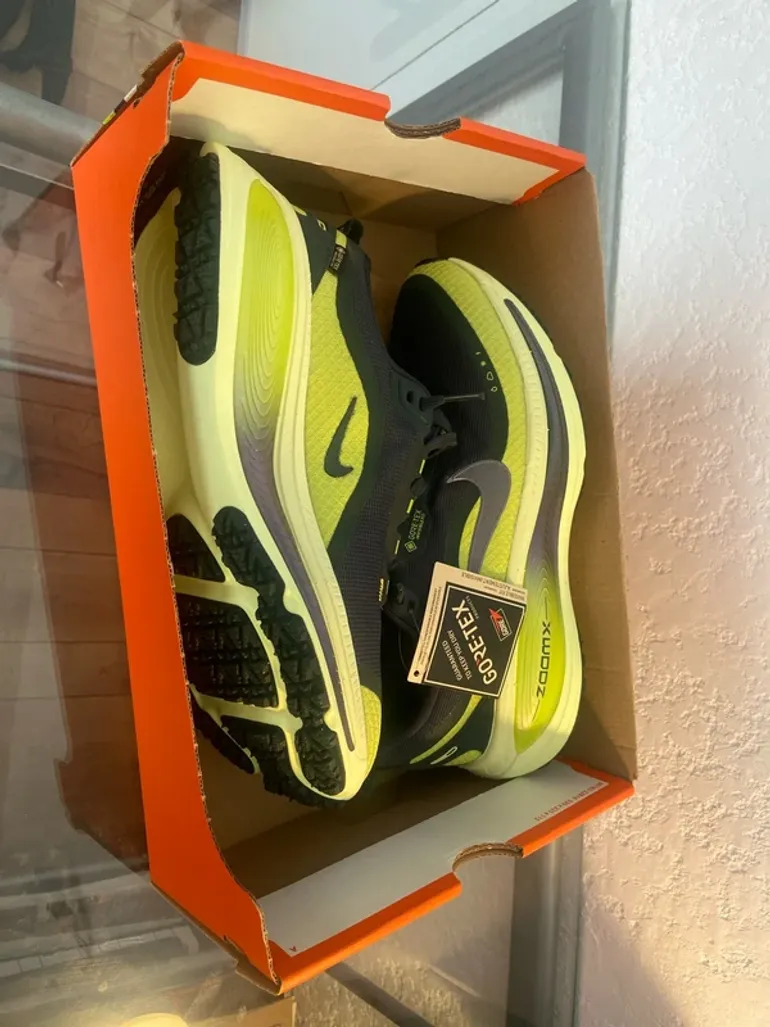 Brugt Nike Vomero 18 GTX bike — billede 2 af 8