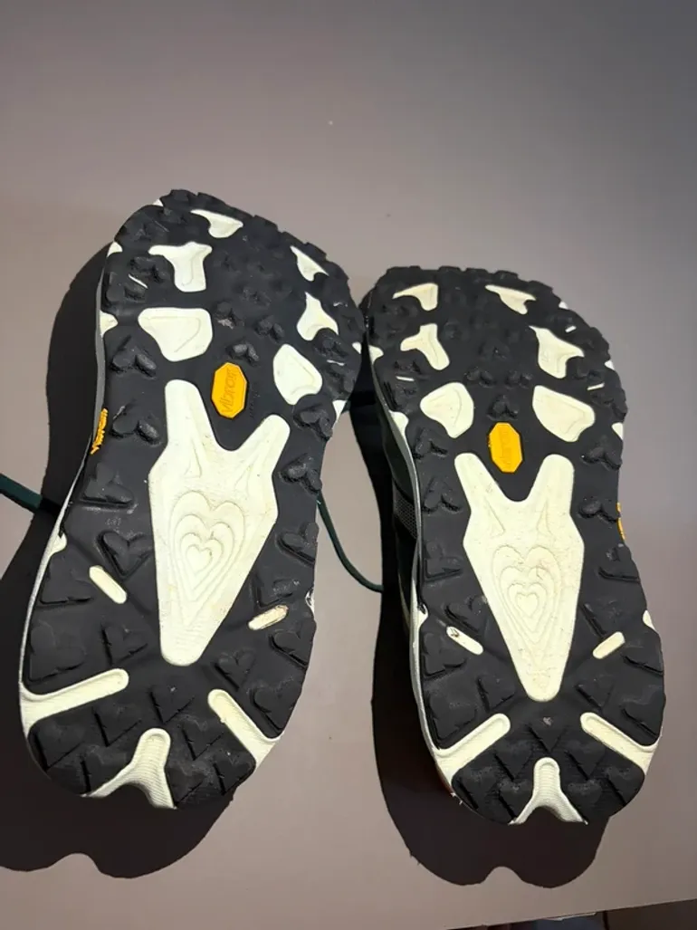 Used Hoka Speedgoat 7 bike — image 4 of 8