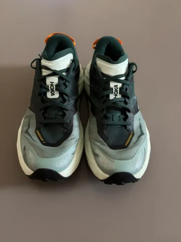 Used Hoka Speedgoat 7 bike — image 1 of 8