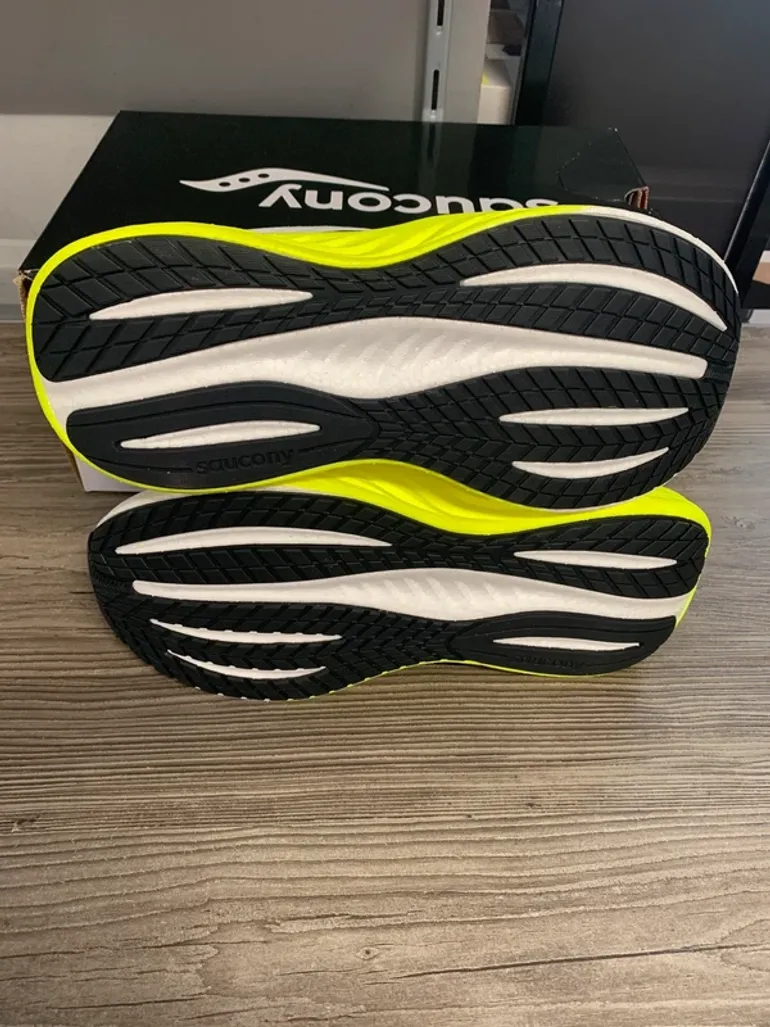 Used Saucony Triumph 22 bike — image 5 of 8