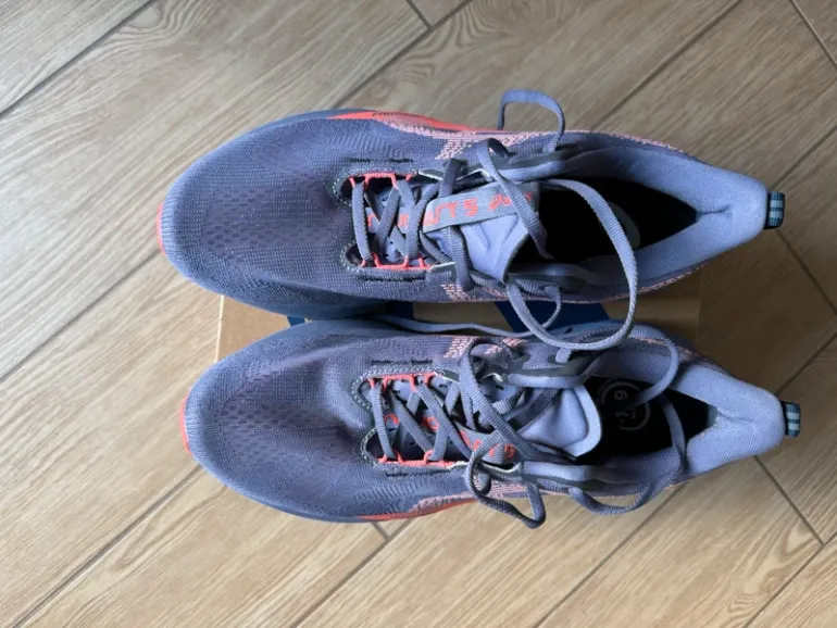 Used Asics Novablast 5 bike — image 3 of 8