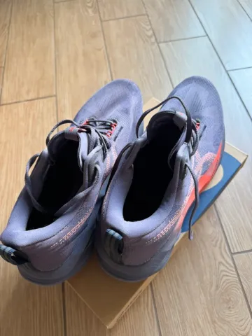 Used Asics Novablast 5 bike — image 5 of 8