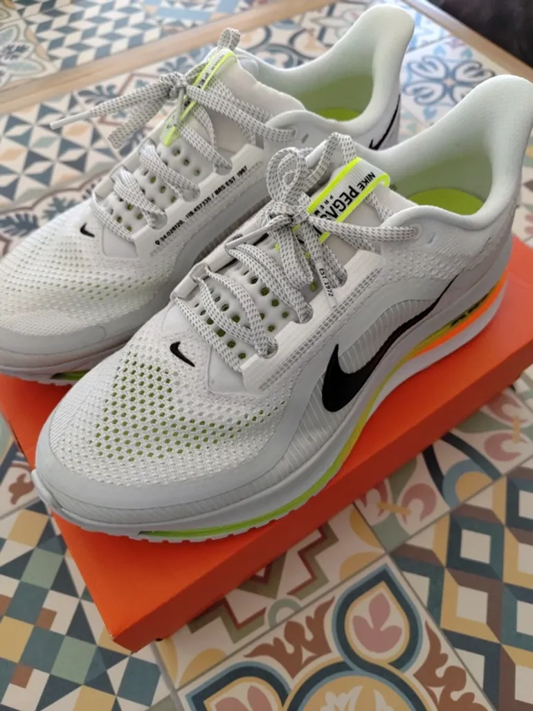 Tweedehands Pegasus Premium Air Zoom 44 bike — afbeelding 4 van 13