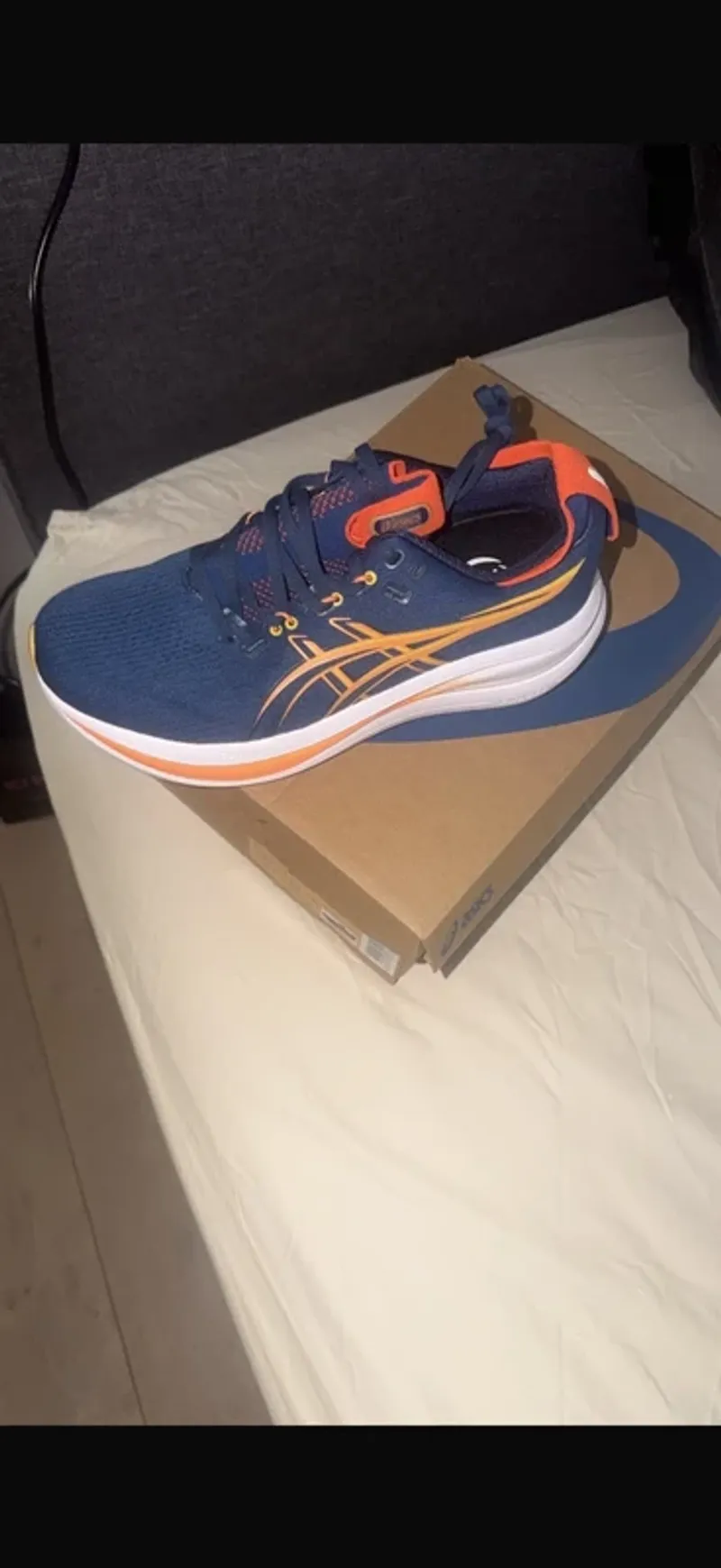 Used Asics Gel Nimbus 28 Running Shoes