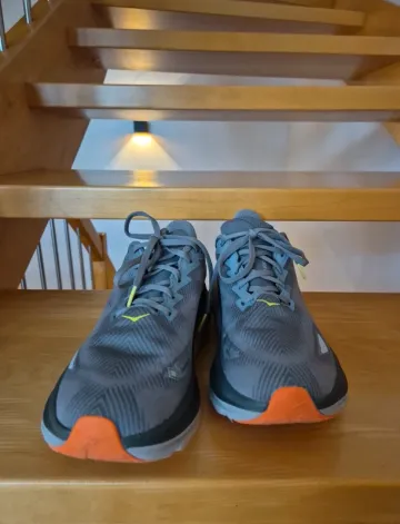 Used Hoka Clifton 9 GTX bike — image 4 of 8