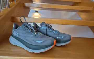 Used Hoka Clifton 9 GTX bike — image 1 of 8