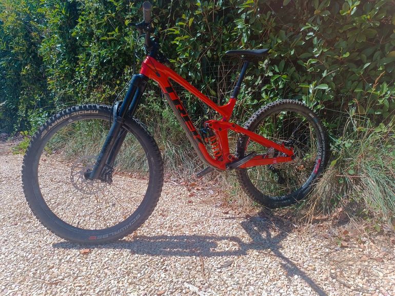 Brugt Trek Slash 2023 bike — billede 2 af 8