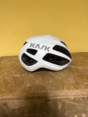 Kask protone 2023 Cycling Accessories de segunda mano