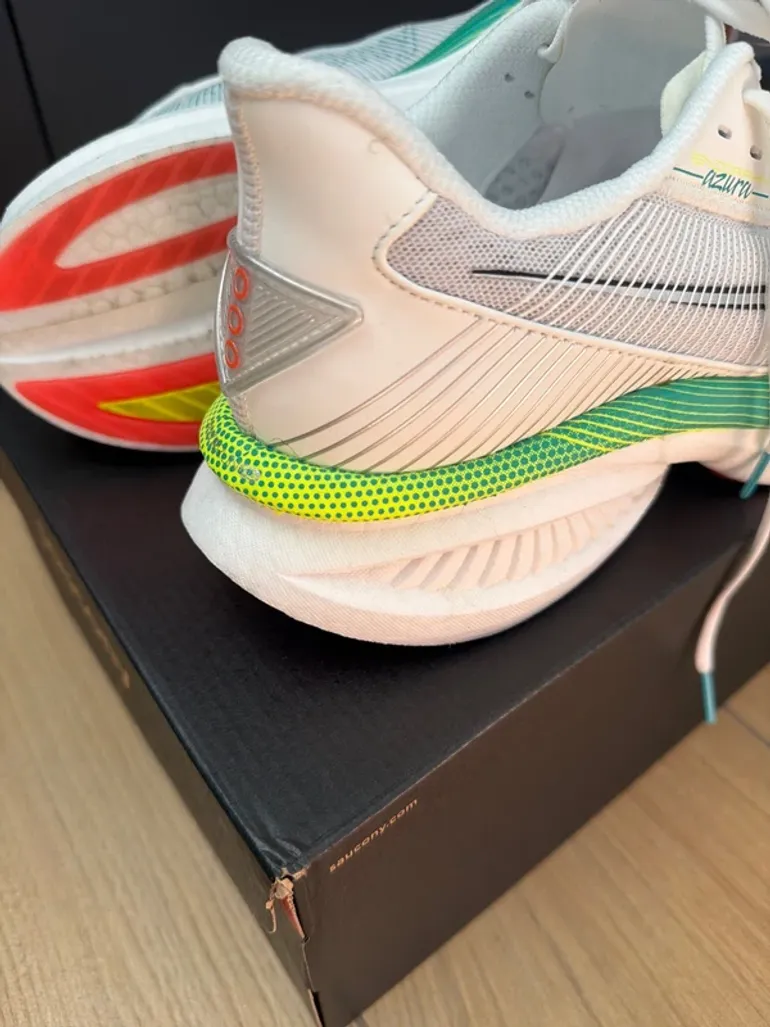 Tweedehands Saucony Endorphin Azura bike — afbeelding 5 van 5