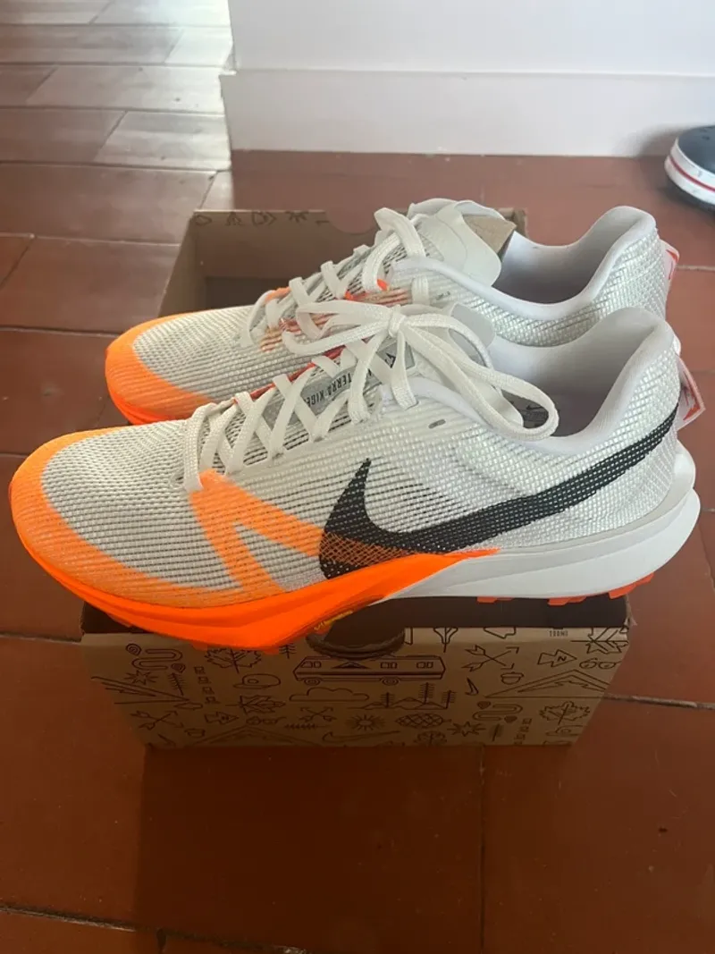 Used Nike Terra Kiger 10 Running Shoes
