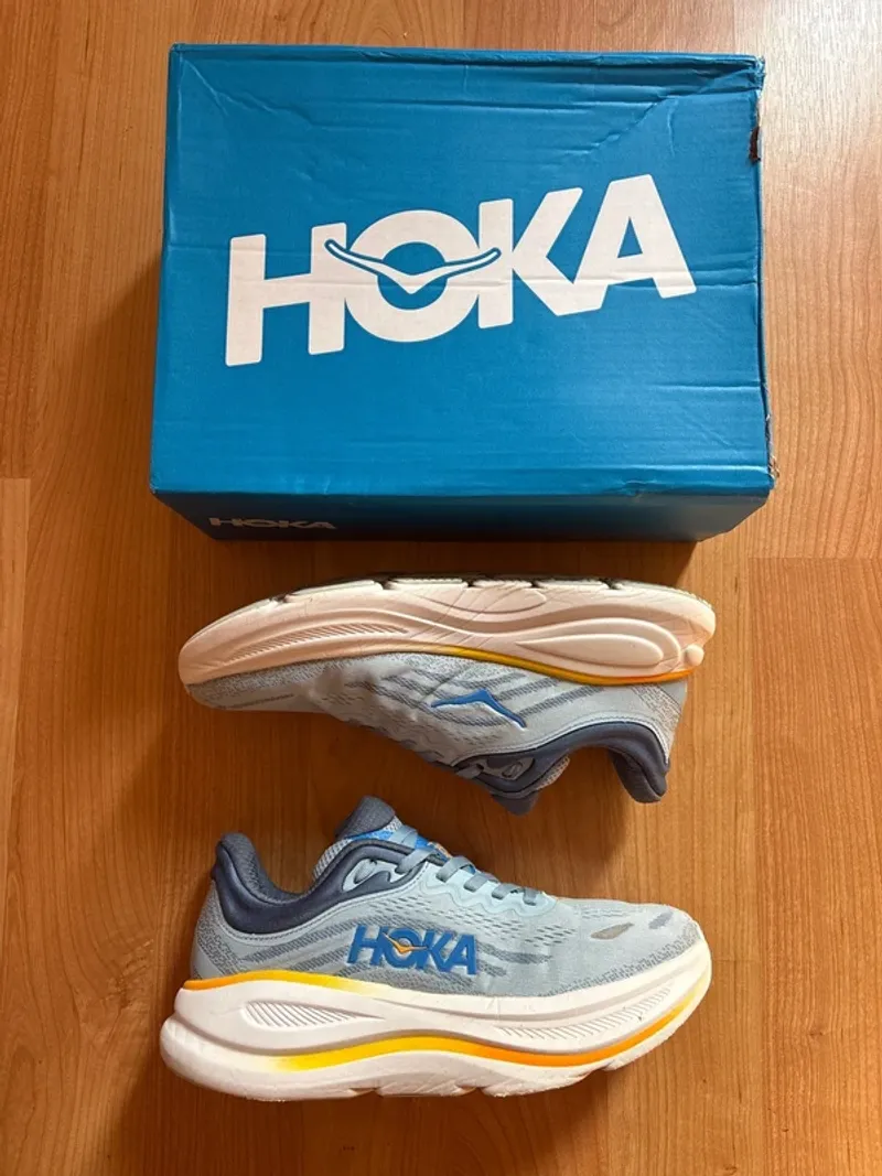 Orange Bondi 9 Running Shoes usato