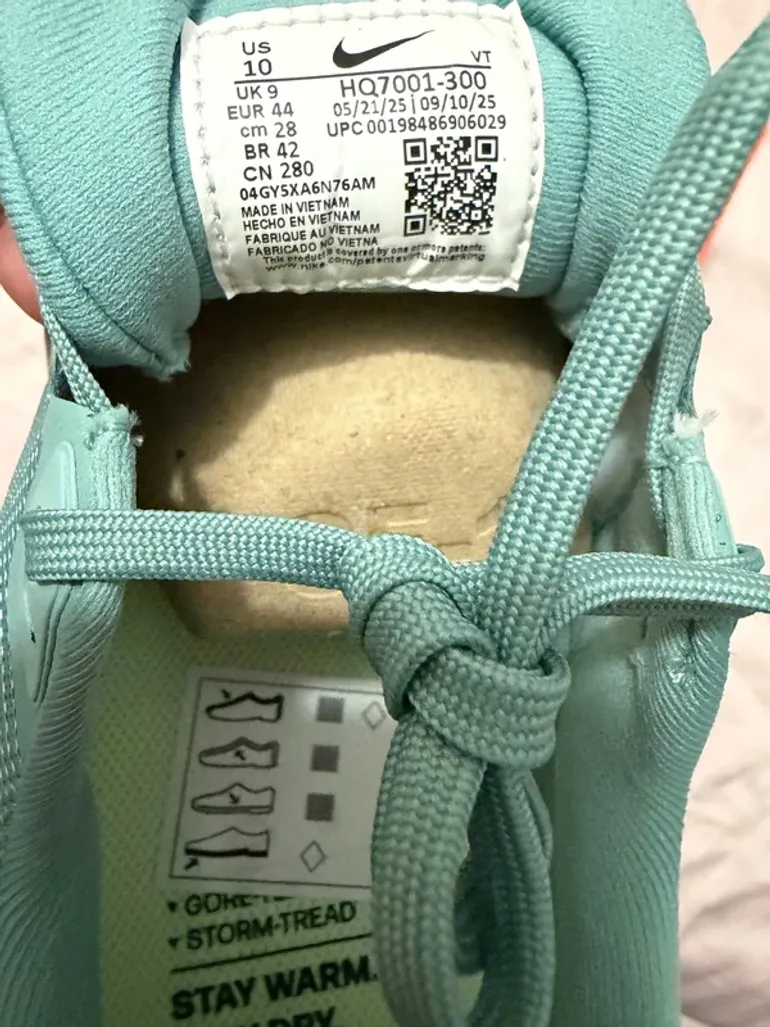 Used Nike Vomero 18 Gore-Tex bike — image 7 of 11