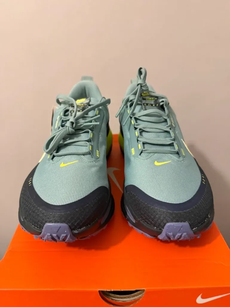 Used Nike Vomero 18 Gore-Tex bike — image 3 of 11