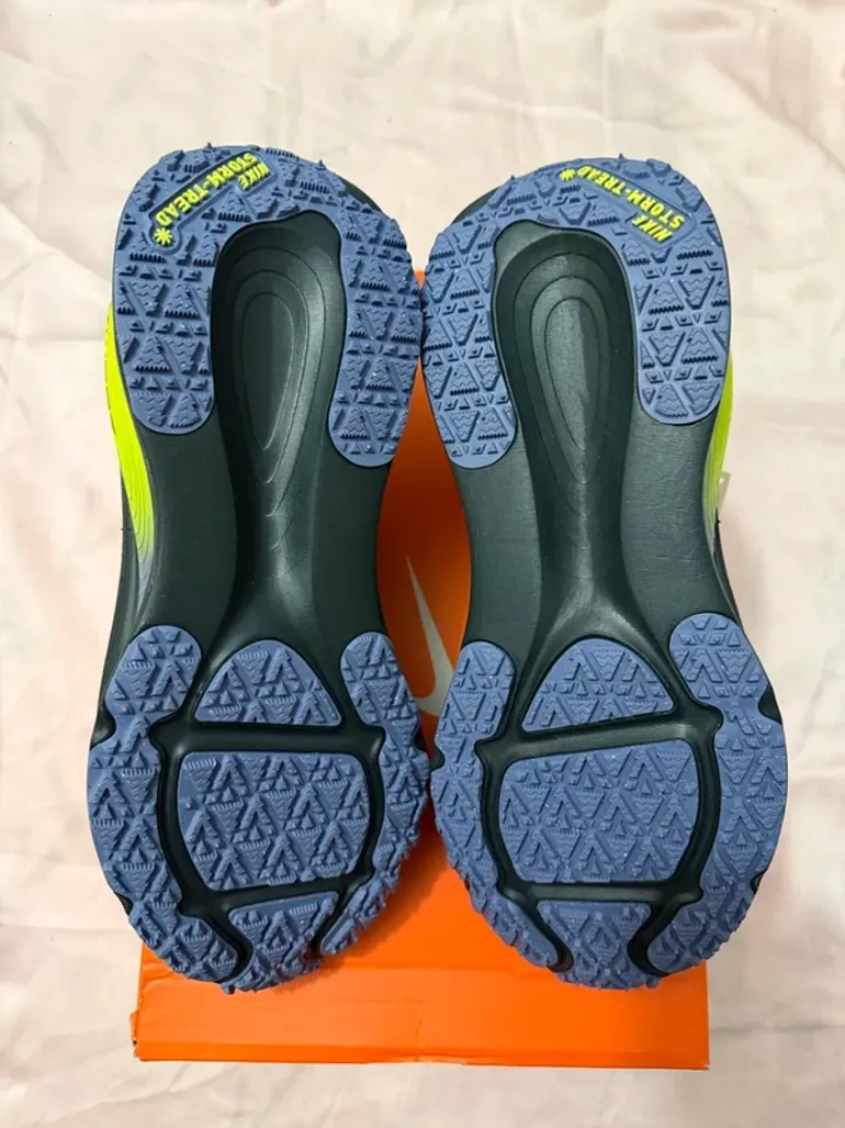 Used Nike Vomero 18 Gore-Tex bike — image 8 of 11