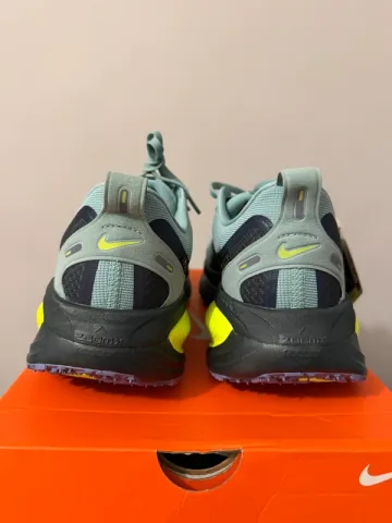 Used Nike Vomero 18 Gore-Tex bike — image 11 of 11