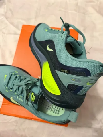 Used Nike Vomero 18 Gore-Tex bike — image 6 of 11