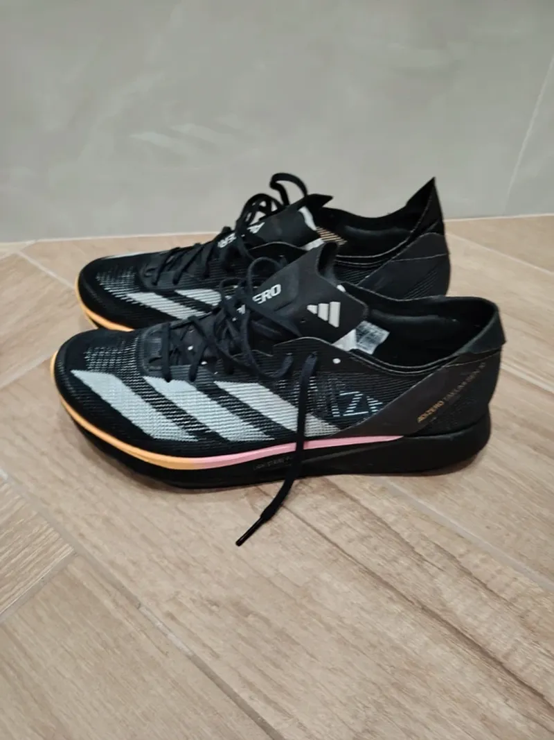 Käytetty Adidas Adizero Takumi Sen 10 Running Shoes