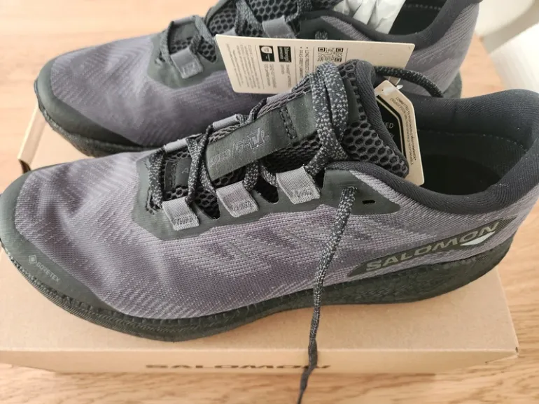 Used Salomon Running Shoes bike — image 3 of 4