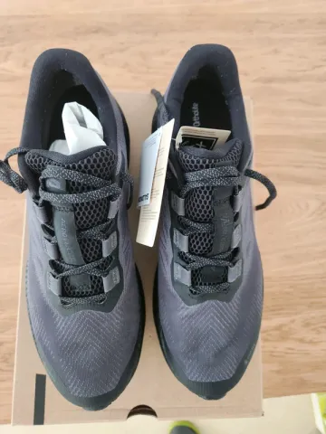 Used Salomon Running Shoes bike — image 2 of 4