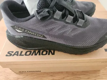 Used Salomon Running Shoes bike — image 1 of 4