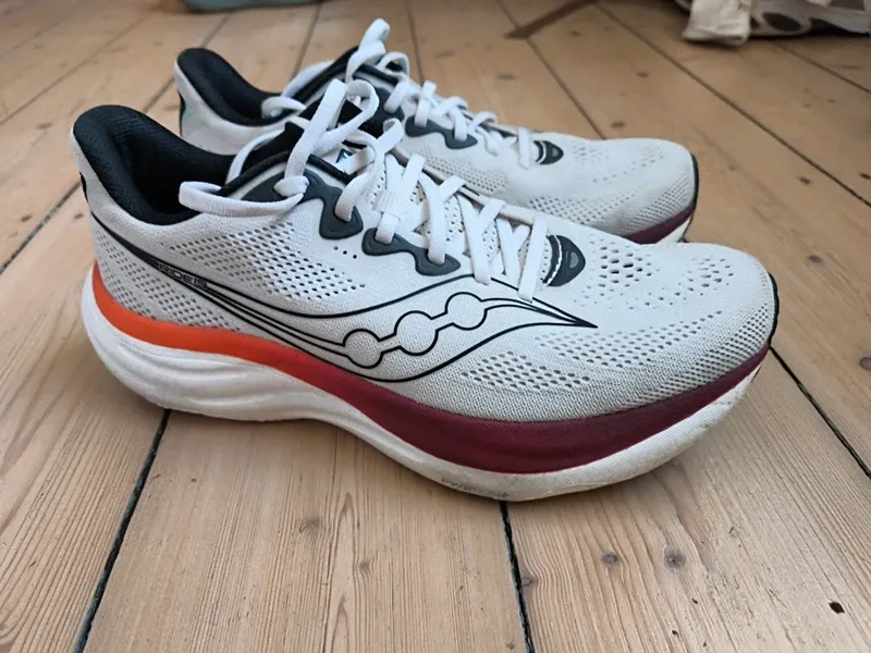Used Saucony Ride 19 Running Shoes