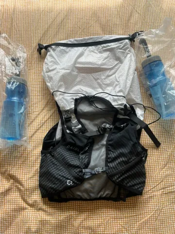 Tweedehands Volume Ultralight 24L-30L bike — afbeelding 2 van 8