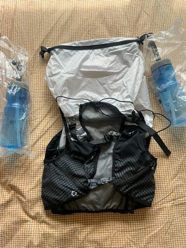 Tweedehands Volume Ultralight 24L-30L bike — afbeelding 2 van 8