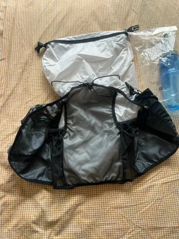 Tweedehands Volume Ultralight 24L-30L bike — afbeelding 8 van 8