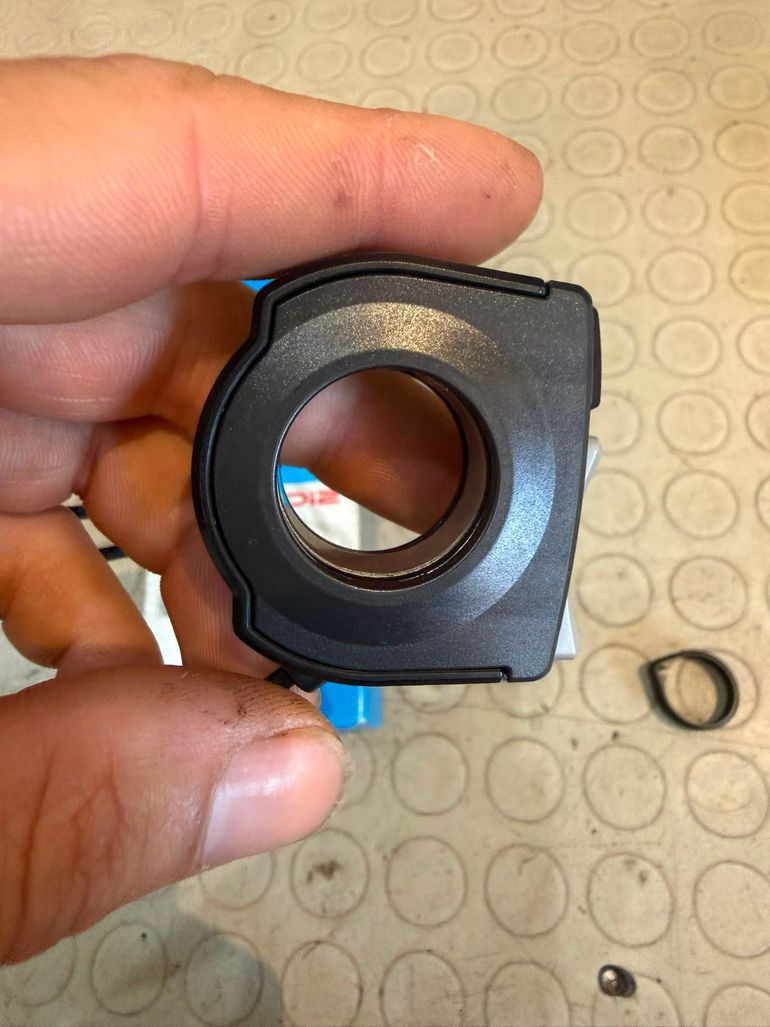 Shimano ASSIST/SHIFT SWITCH. SW-E6000. bike de segunda mano — imagen 6 de 13