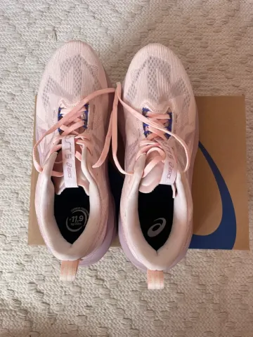 Brugt Asics Novablast 5 bike — billede 3 af 5