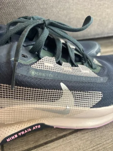 Used Nike Trail Gore-Tex bike — image 2 of 4
