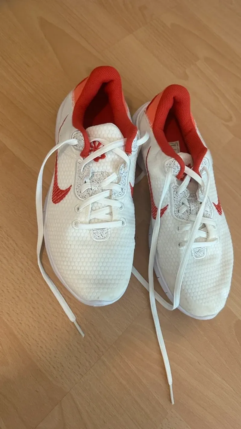 Tweedehands Nike Laufschuhe Running Shoes
