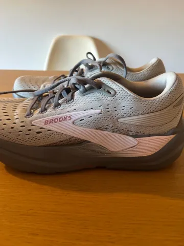 Used Brooks Ghost Max 3 bike — image 1 of 12