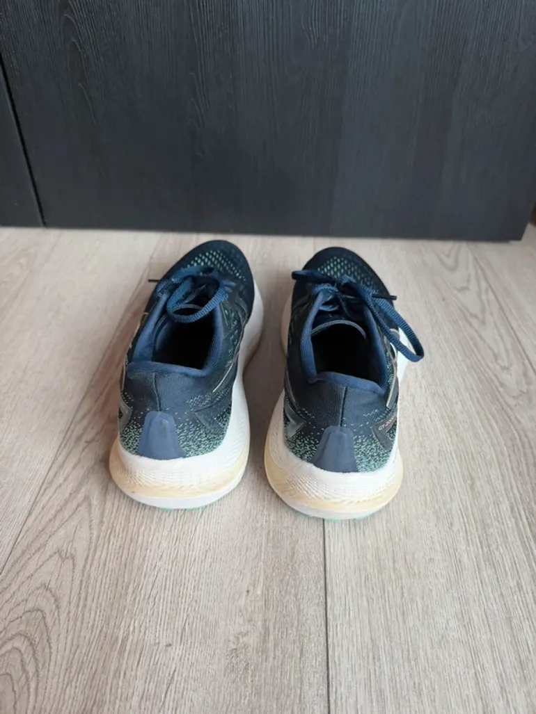 Used Asics GT-2000 12 bike — image 3 of 12