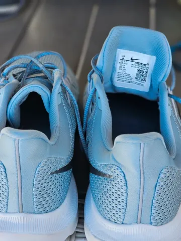 Used Nike Running Shoes bike — image 4 of 13