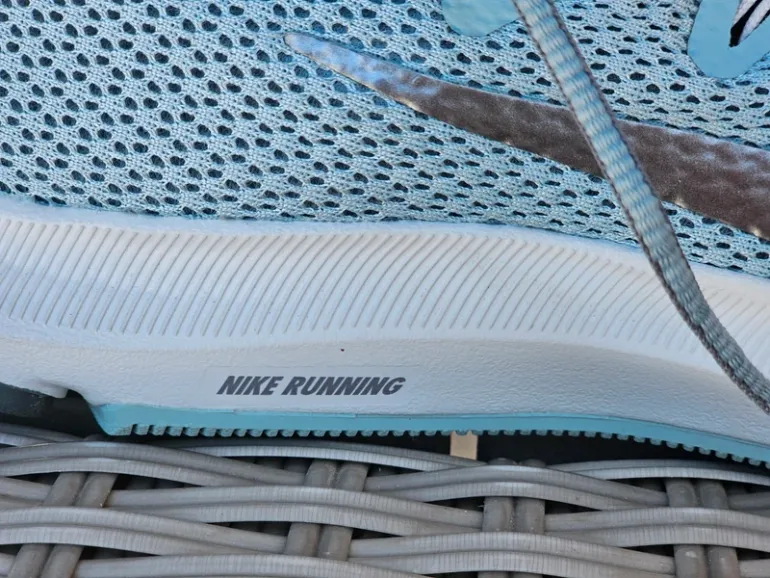 Used Nike Running Shoes bike — image 6 of 13